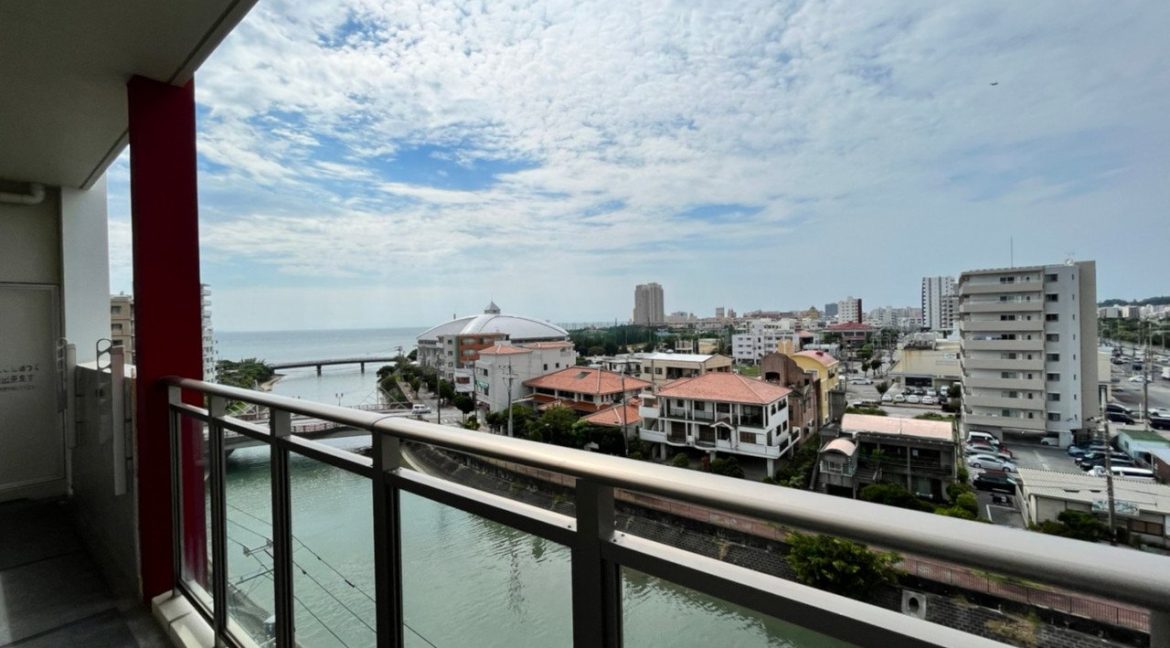 バルコニーから